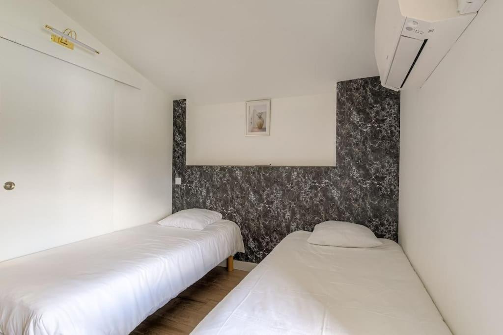 Le Francfort - Les Appartements De L'Olivier Loyettes Exterior photo